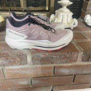 Salomon Women's Pink and White Athletic Shoes